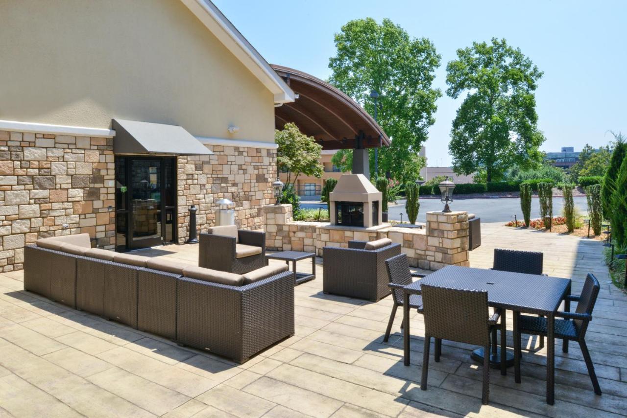Holiday Inn Little Rock West - Chenal Pkwy, An Ihg Hotel Exterior photo